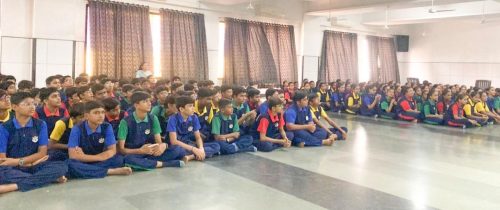 વિશ્વ રક્તદાતા દિવસ – શાળામાં યોજાયેલ સેમિનાર