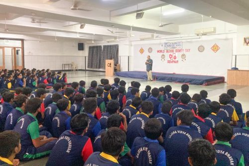 વિશ્વ રક્તદાતા દિવસ – શાળામાં યોજાયેલ સેમિનાર