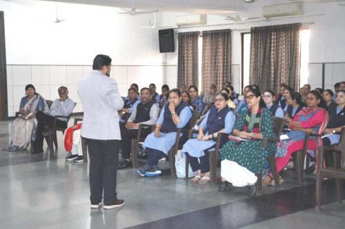 Seminar : Challenges and opportunities in education with emerging technology and trends by PM Publication