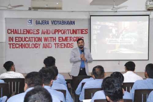 Seminar : Challenges and opportunities in education with emerging technology and trends by PM Publication