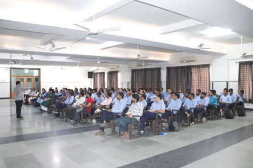 Seminar : Challenges and opportunities in education with emerging technology and trends by PM Publication