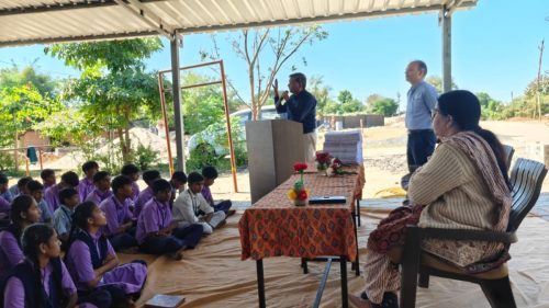 વિદ્યાર્થી સફળતાના સંકલ્પ સાથે ગજેરા ટ્રસ્ટની ઉત્તરવહી સહાય અને પ્રેરણા કાર્યક્રમ