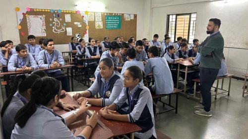 ગ્રાહક અધિકાર દિન નિમિત્તે શાળામાં આયોજિત સમૂહ ચર્ચા