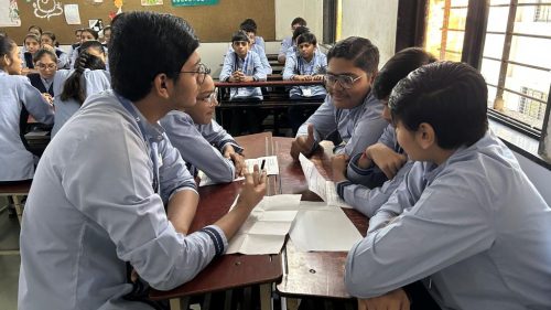 ગ્રાહક અધિકાર દિન નિમિત્તે શાળામાં આયોજિત સમૂહ ચર્ચા