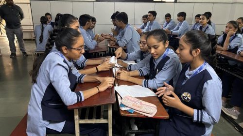 ગ્રાહક અધિકાર દિન નિમિત્તે શાળામાં આયોજિત સમૂહ ચર્ચા