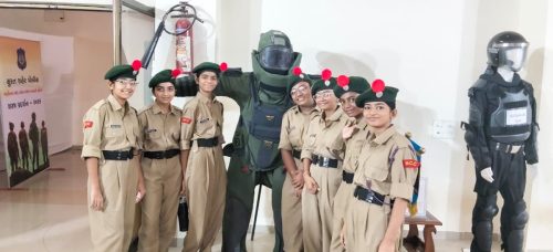 ગજેરા વિદ્યાભવન ઉત્રાણના NCC કેડેટ્સની શસ્ત્ર પ્રદર્શનની શૈક્ષણિક મુલાકાત (23-10-2026)